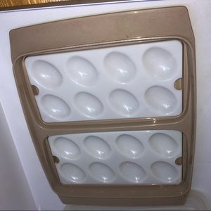 Tupperware Devil‎ Egg Deli Keeper Carrier Almond